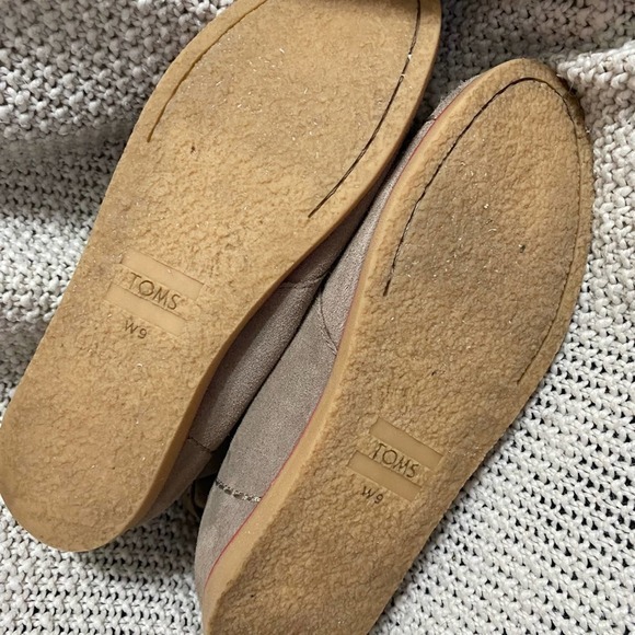 Toms Suede Ankle Boot, Size 9 - Picture 3 of 4